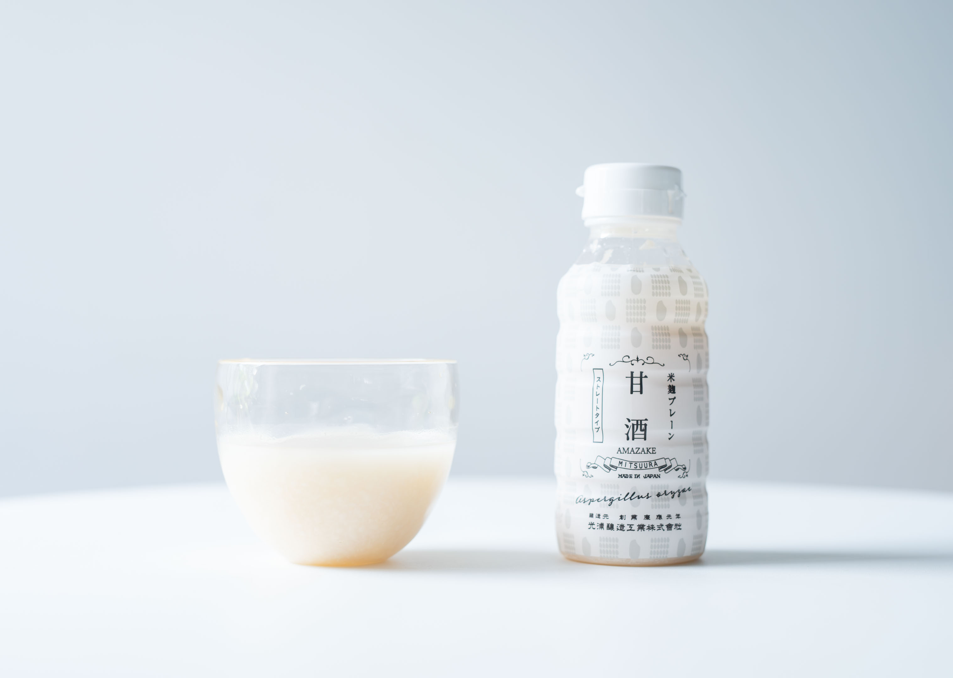 グラスに注いだストレート甘酒